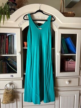 118.) Preloved - Made in Canada - Cotton - Turquoise V-Neck Sleeveless Midi Dres